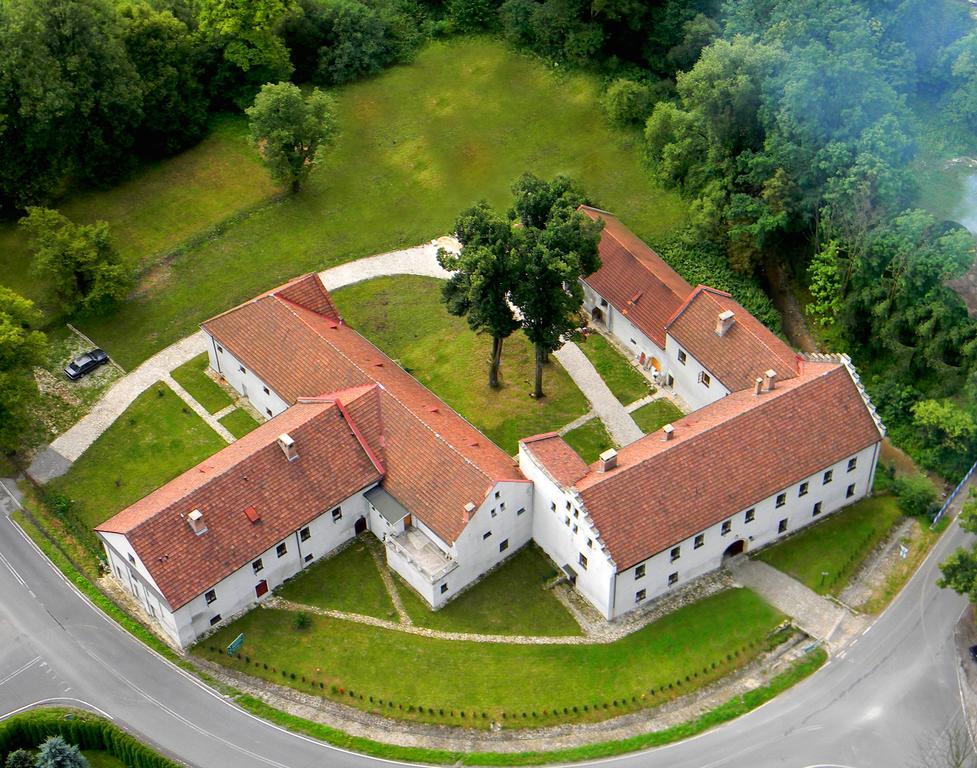 Zamek W Dziegielowie Exterior photo